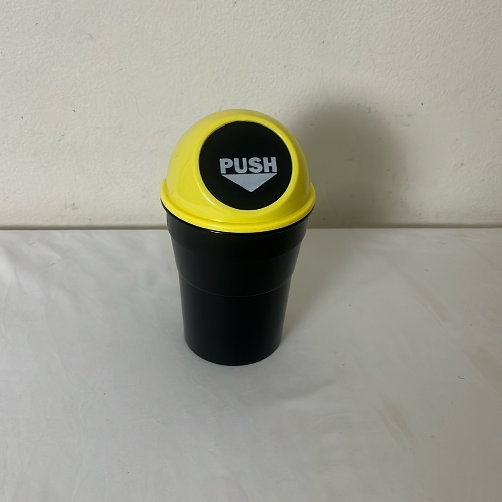 New Plastic Car Cup holder Garbage Can.Portable Trash Can for car,Office Yellow